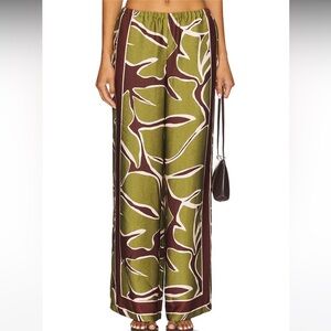 Seven Wonders Revolve
Alessandra Palazzo Pant in Alessandra Green